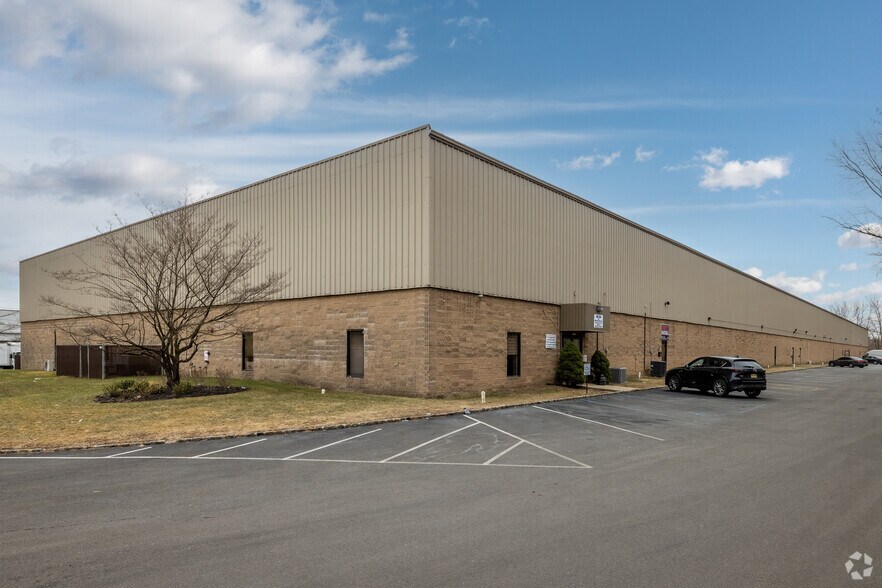 Primary Photo Of 25 Commerce Rd, Fairfield Warehouse For Lease