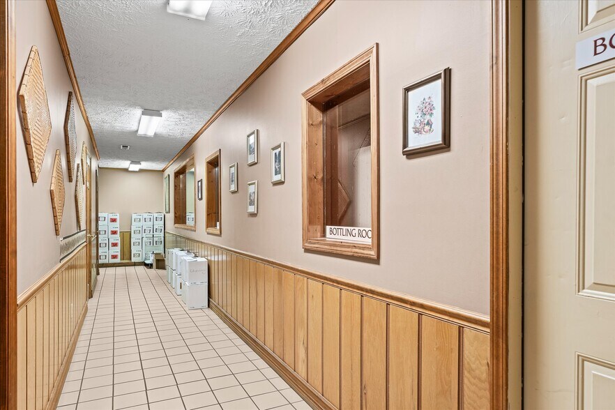 More Photos Of 78 Chestnut Hill Rd, Crossville Freestanding For Sale