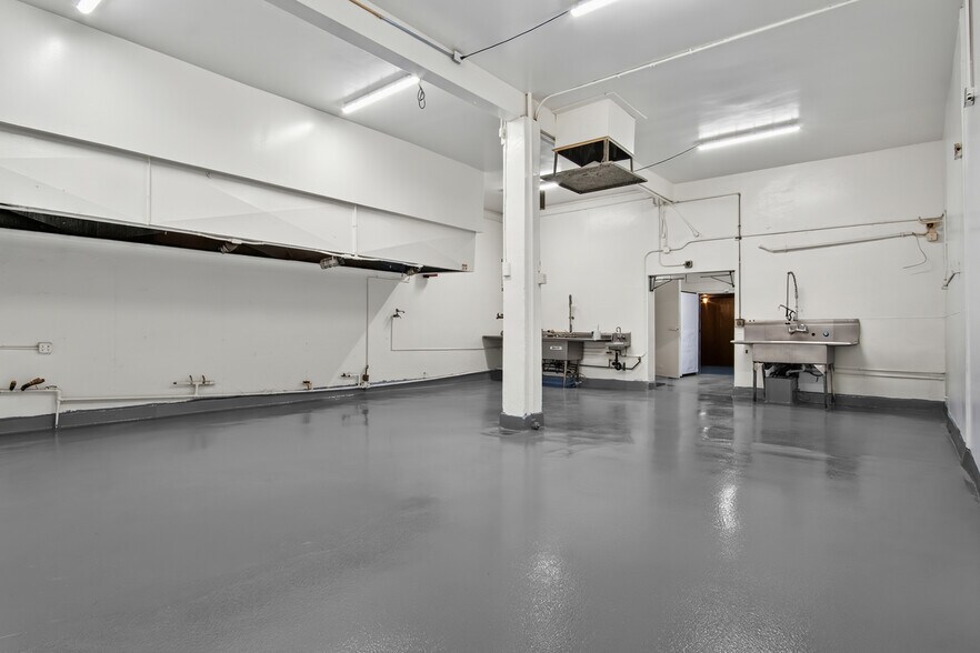 More Photos Of 10650-10658 Burbank Blvd, North Hollywood Food Processing For Sale