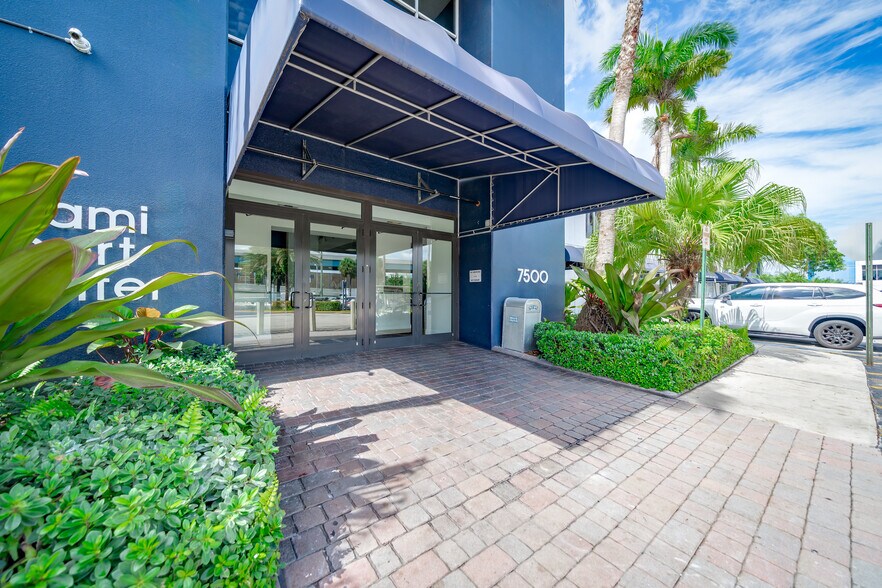 More Photos Of 7500 NW 25th St, Miami Office For Sale