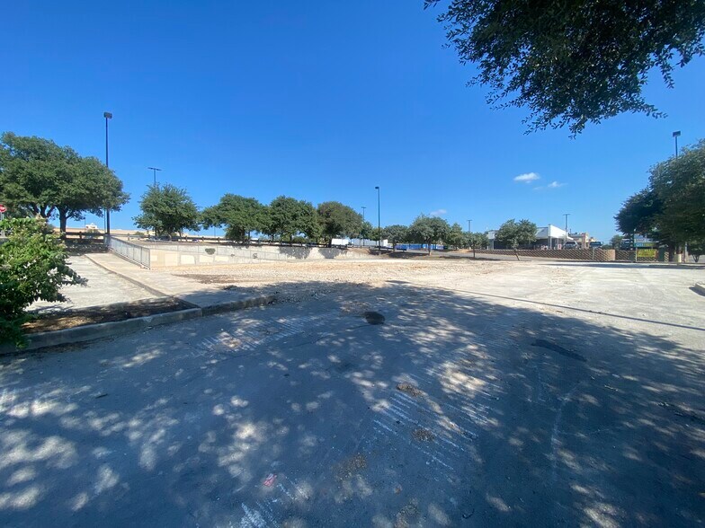 More Photos Of 1503 Vance Jackson Rd, San Antonio Land For Lease