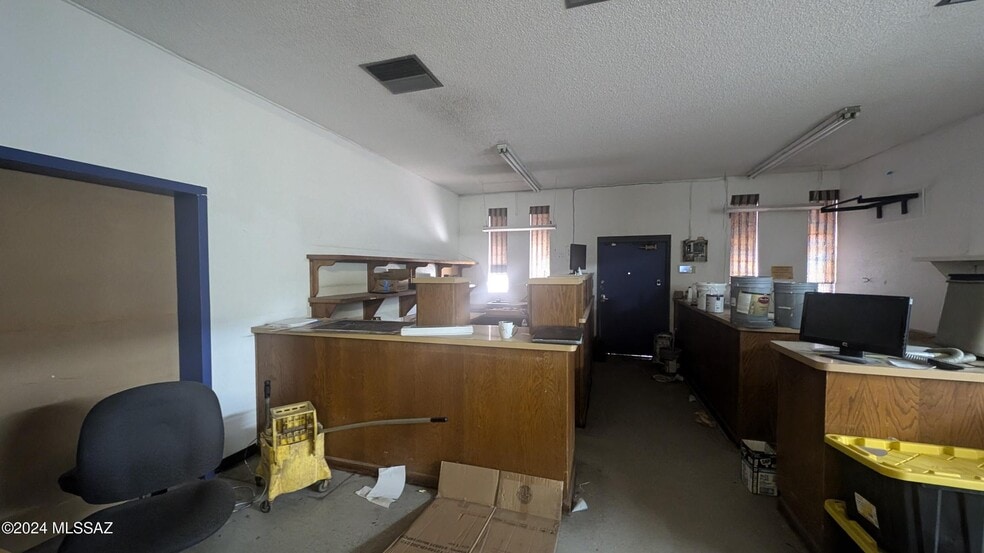 More Photos Of 2901 N Country Club Rd, Tucson Freestanding For Sale