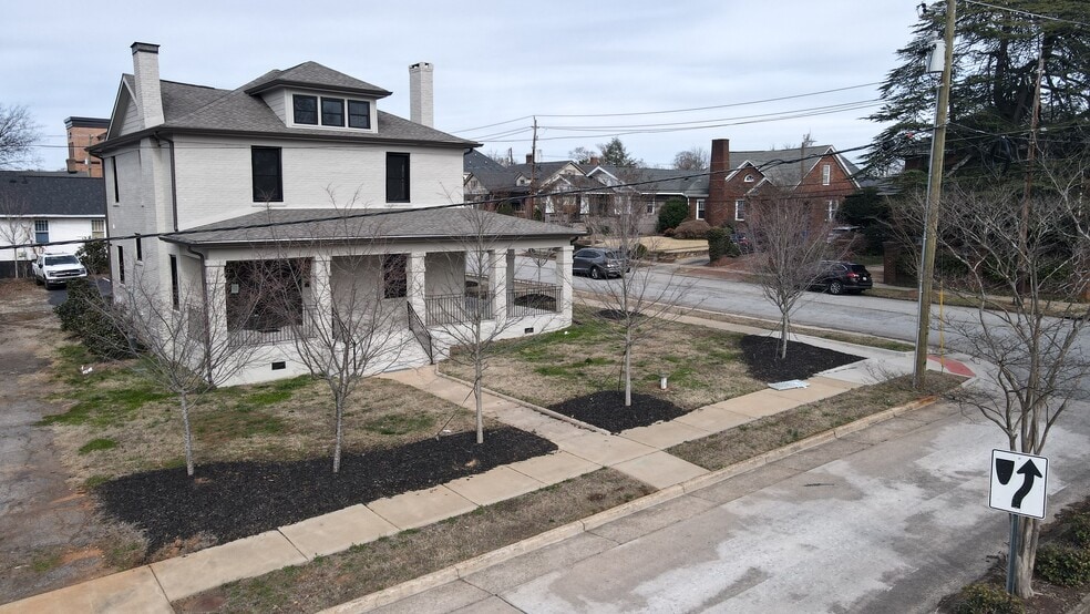 More Photos Of 700 Arlington Ave, Greenville Office For Sale