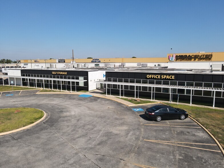 More Photos Of 1530 W Sam Houston Pky N, Houston Warehouse For Lease