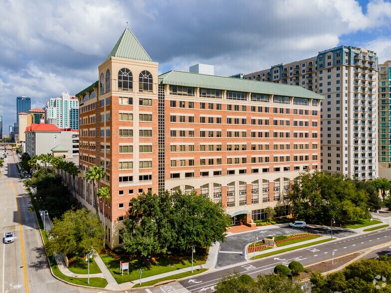 Primary Photo Of 302 Knights Run Ave, Tampa Medical For Lease