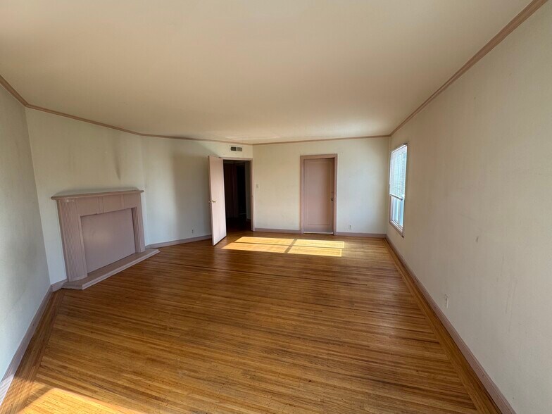 More Photos Of 729-731 Randolph St, San Francisco Storefront Retail Residential For Sale