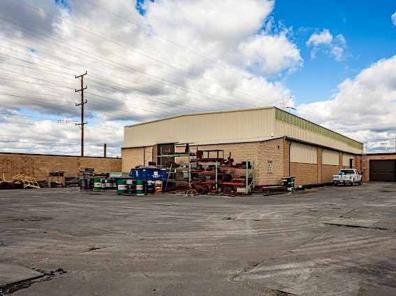 More Photos Of 4848 Lawndale Ave, La Grange Industrial For Sale