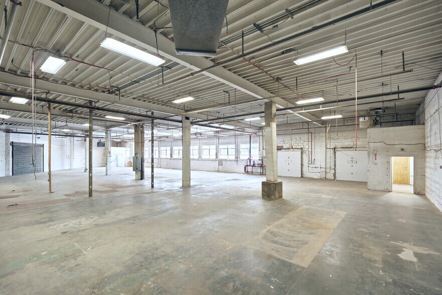 More Photos Of 931 Brentwood Rd NE, Washington Warehouse For Lease