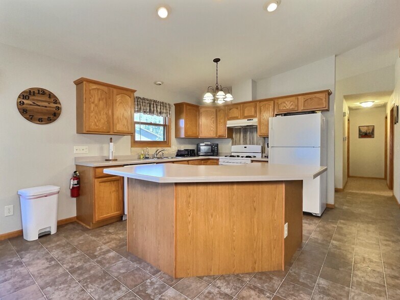 More Photos Of 8475 Hillcrest Ln, Saint Germain Hotel For Sale