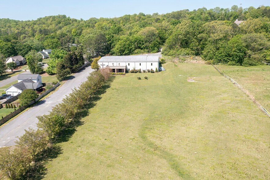 More Photos Of 419 Phillipians Blvd, Pelham Specialty For Sale