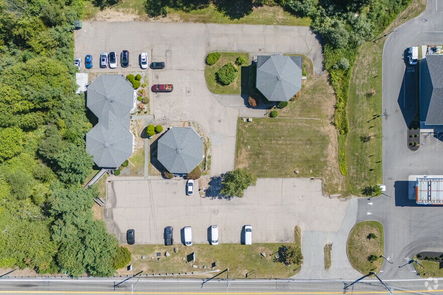 More Photos Of 82 Norwich Westerly Rd, North Stonington Medical For Sale
