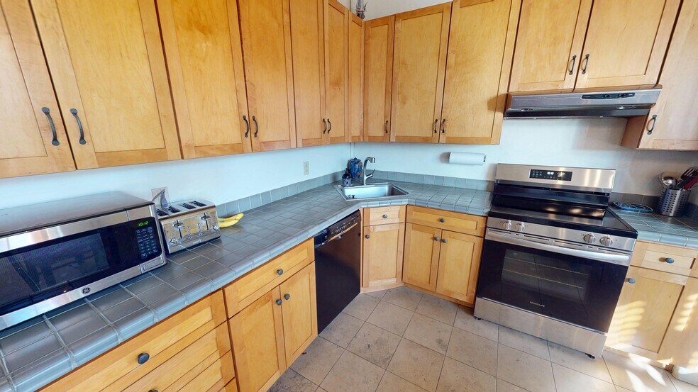 More Photos Of 338 Main St, Bennington Storefront Retail Residential For Sale