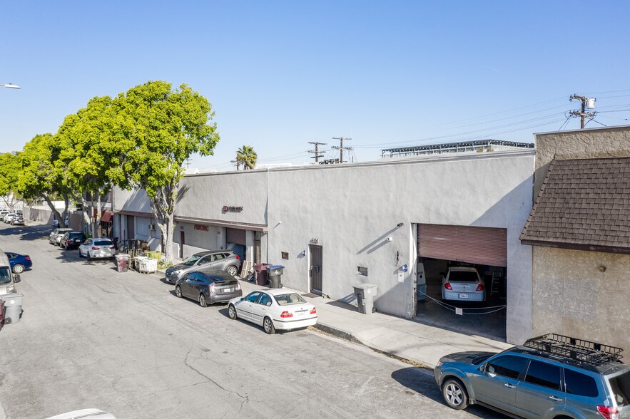More Photos Of 525 W Windsor Rd, Glendale Manufacturing For Sale