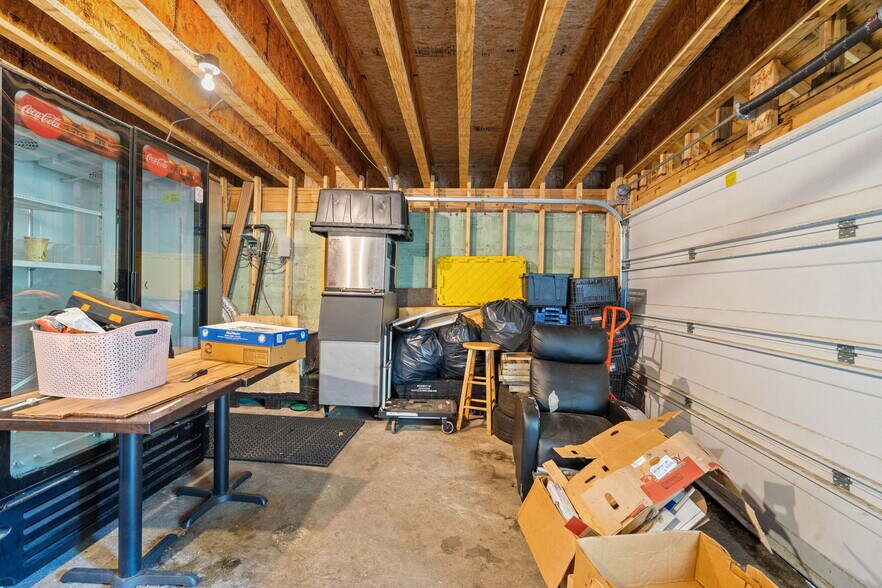 More Photos Of 175-179 Columbia Tpke, Rensselaer Storefront For Sale