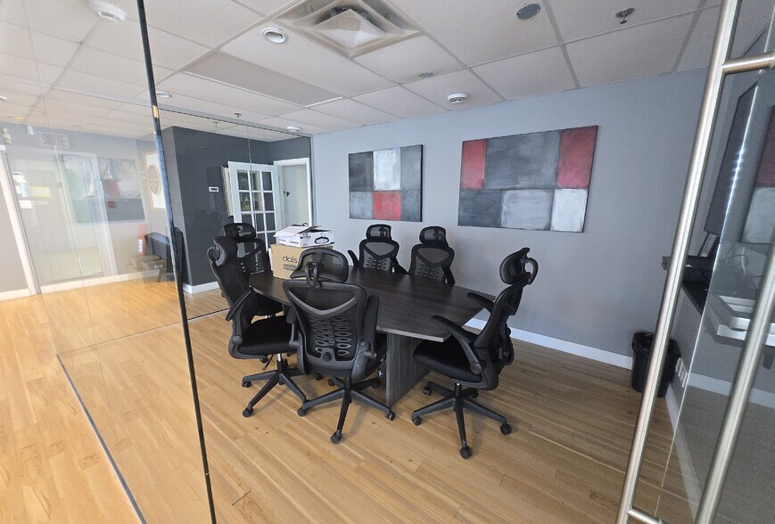 More Photos Of 3005 Boul Matte, Brossard Office For Lease