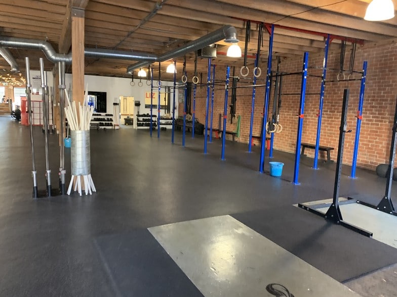 More Photos Of 5119 W Sunset Blvd, Los Angeles General Retail For Lease