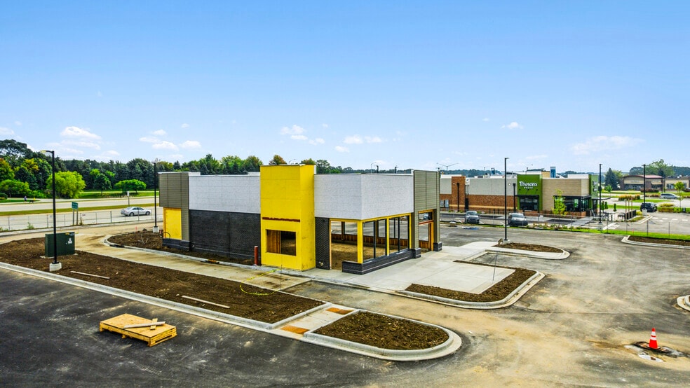 More Photos Of 1299 Olympia Fields Dr, Oconomowoc Fast Food For Sale