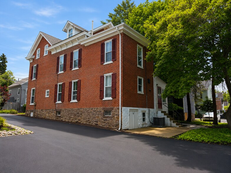 More Photos Of 234 S State St, Newtown Office For Sale