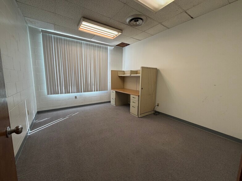 More Photos Of 1905 A St, South Sioux City Industrial For Sale