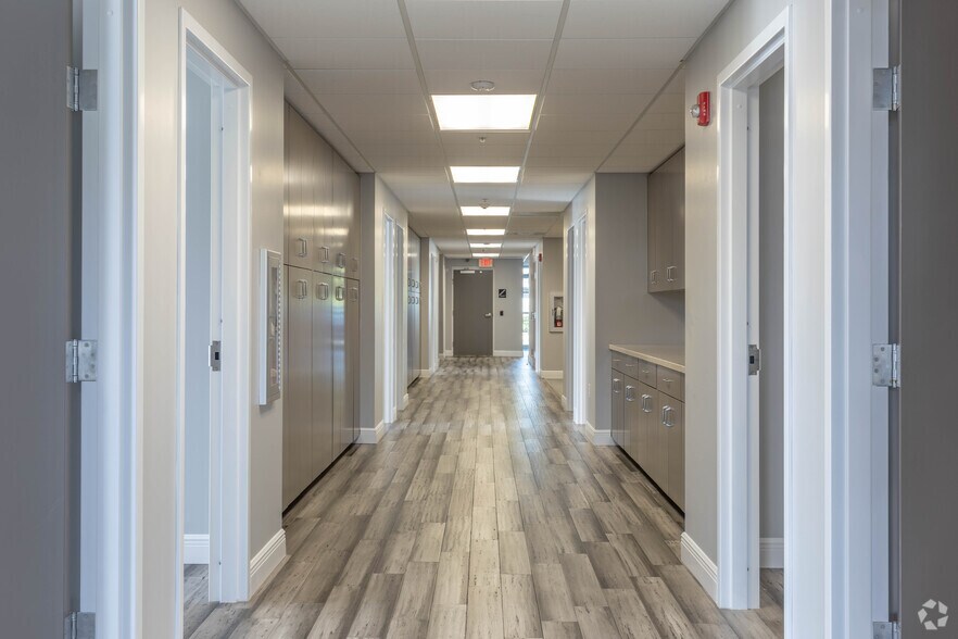 More Photos Of 1725 W Dr Martin Luther King Jr Blvd, Tampa Medical For Lease