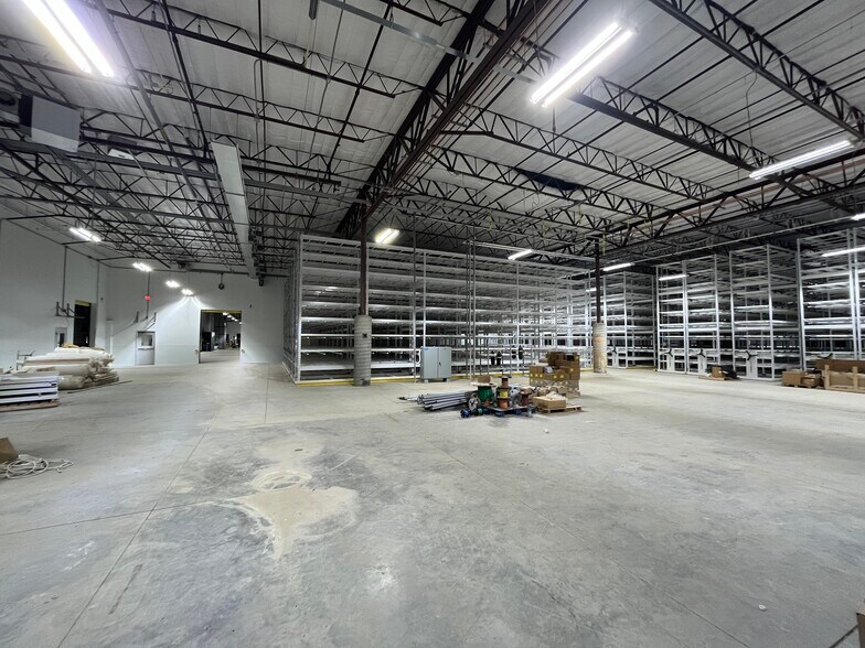 More Photos Of 543 James Ave, Saint Paul Manufacturing For Sale