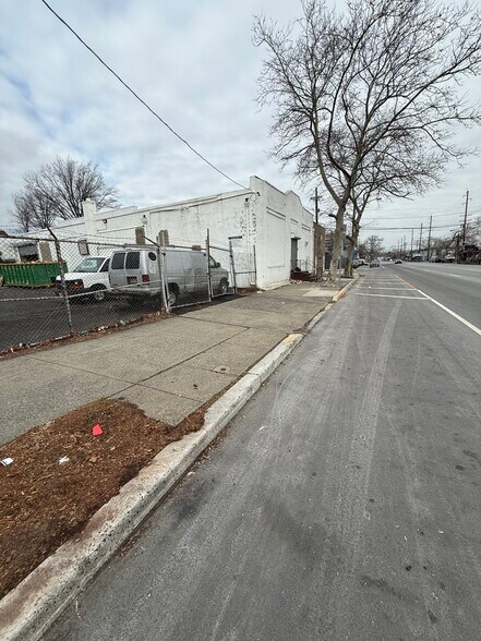 More Photos Of 897-901 Frelinghuysen Ave, Newark Warehouse For Lease