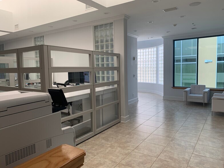 More Photos Of 750 3rd St, Neptune Beach Office For Lease