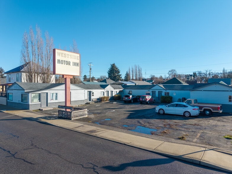 More Photos Of 407 W 1st Ave, Ritzville Hotel For Sale
