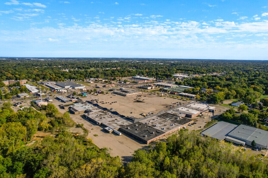 More Photos Of 3222 S Martin Luther King Jr Blvd, Lansing Unknown For Lease