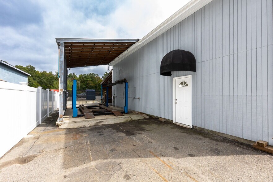 More Photos Of 280 Washington St, North Easton Light Distribution For Sale
