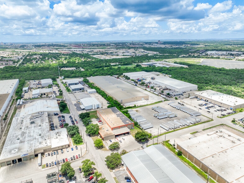 More Photos Of 4267 Dividend Rd, San Antonio Warehouse For Sale