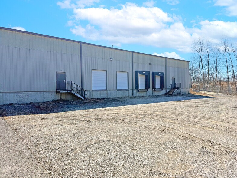 More Photos Of 206 Production Dr, Elizabethtown Warehouse For Lease