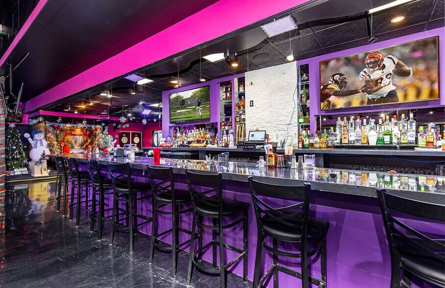 More Photos Of 1805 W 1st St, Springfield Restaurant For Sale