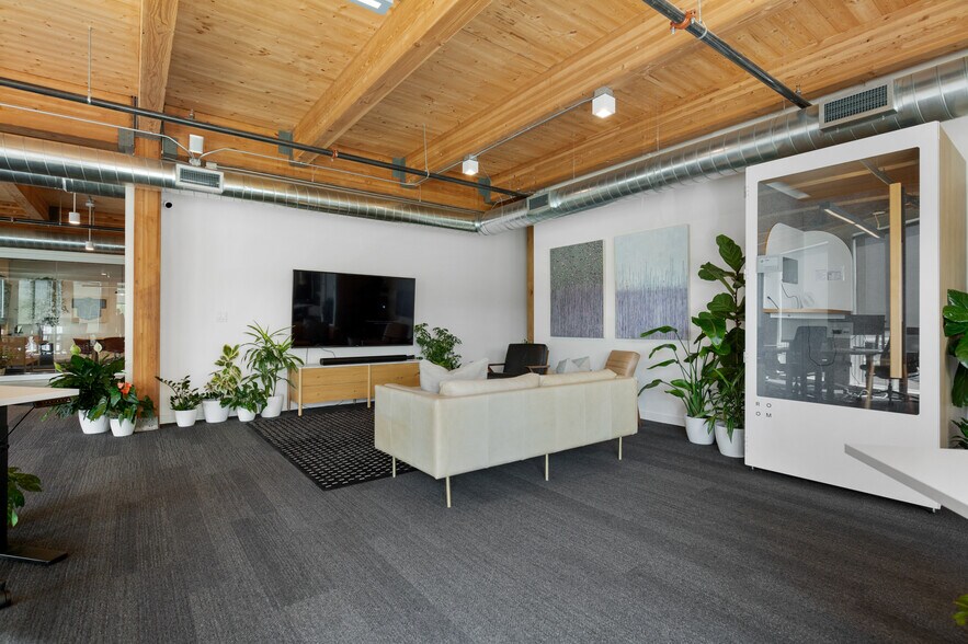 More Photos Of 3303 N Mississippi Ave, Portland Office For Lease