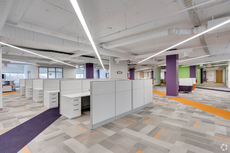 More Photos Of 1515 E Woodfield Rd, Schaumburg Unknown For Sale