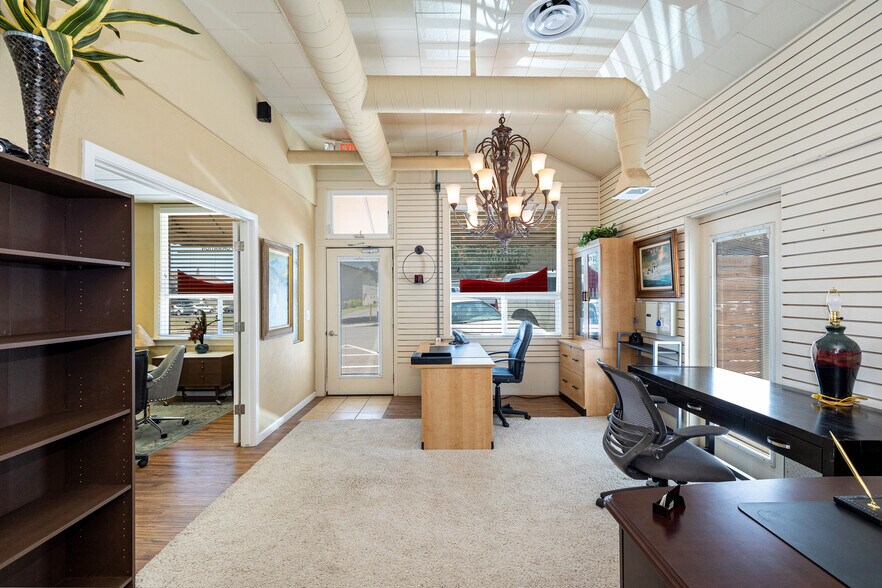 More Photos Of 116 S 1st St, Williams Office For Sale