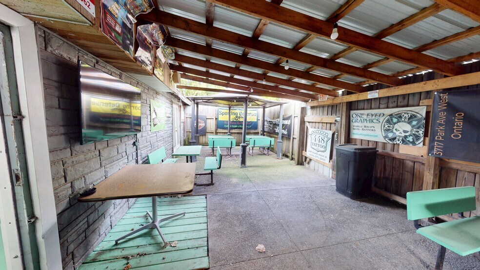 More Photos Of 185 Orange St, Mansfield Bar For Sale
