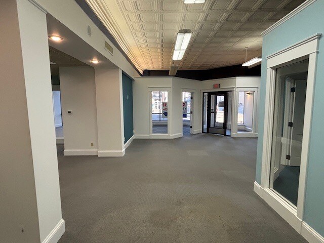 More Photos Of 201 N Clinton Ave, Saint Johns Storefront For Lease