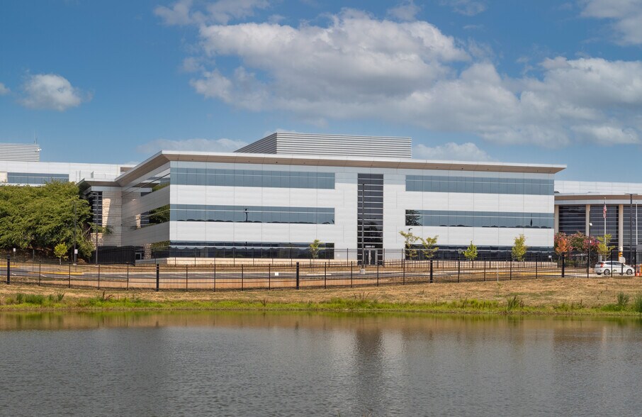 More Photos Of 22001 Loudoun County Pky, Ashburn Office For Lease