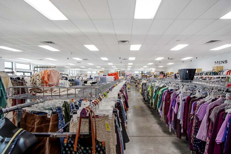 More Photos Of 13394 Broadway St, Alden Freestanding For Sale