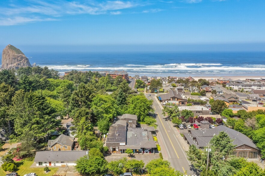 More Photos Of 171 Sunset Blvd, Cannon Beach Storefront Retail Residential For Sale