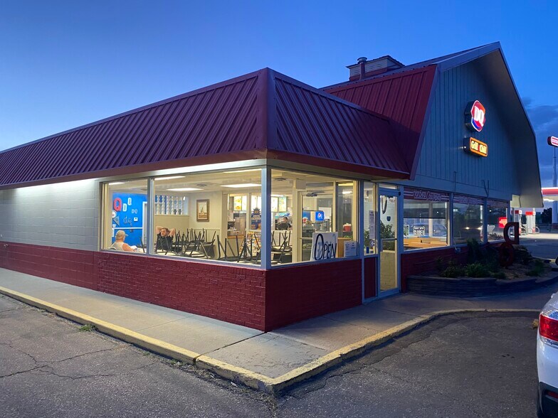 Primary Photo Of 1307 Castle Rock St, Quinter Freestanding For Sale