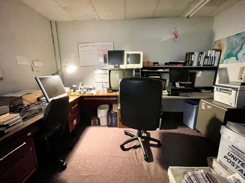 More Photos Of 914-920 S 4th St, Chickasha Storefront Retail Office For Sale