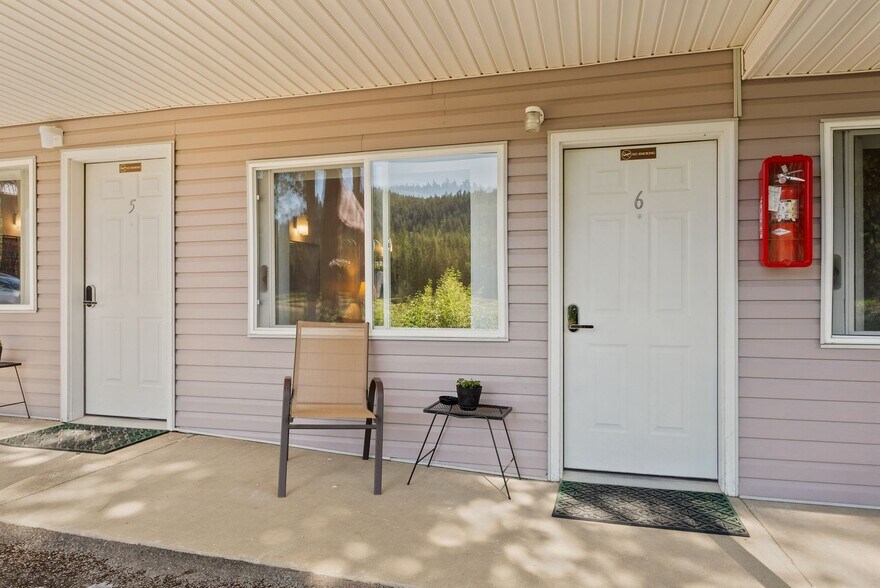 More Photos Of 8612 Washington 31 Hwy, Metaline Hotel For Sale