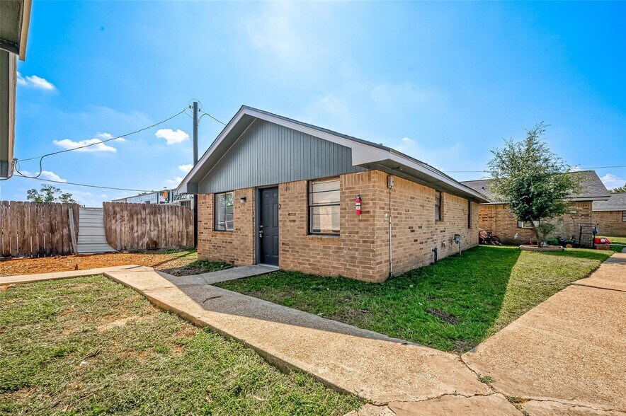 More Photos Of 8814 Manus St, Houston Apartments For Sale