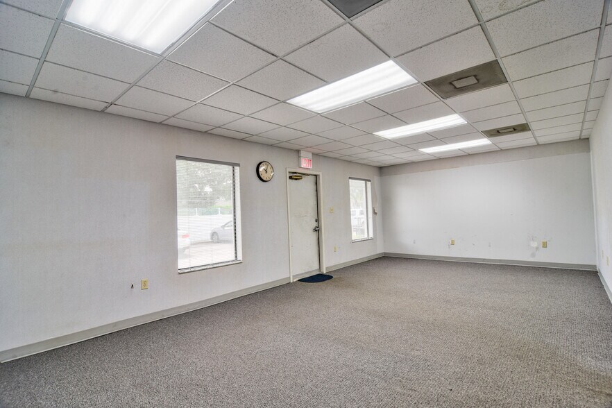 More Photos Of 3275 66th St N, Saint Petersburg Medical For Sale