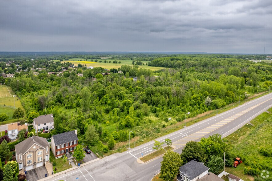 More Photos Of 563 Rue Paillé, Laval Land For Sale