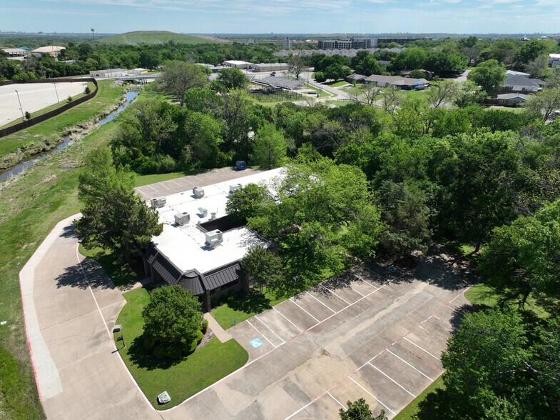 Primary Photo Of 886 N Mill St, Lewisville Office For Sale