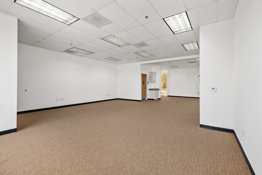 More Photos Of 26429 Rancho Pky, Lake Forest Research And Development For Lease