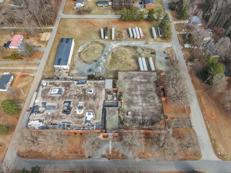 Primary Photo Of 312 W Luther Ave, Liberty Manufacturing For Sale